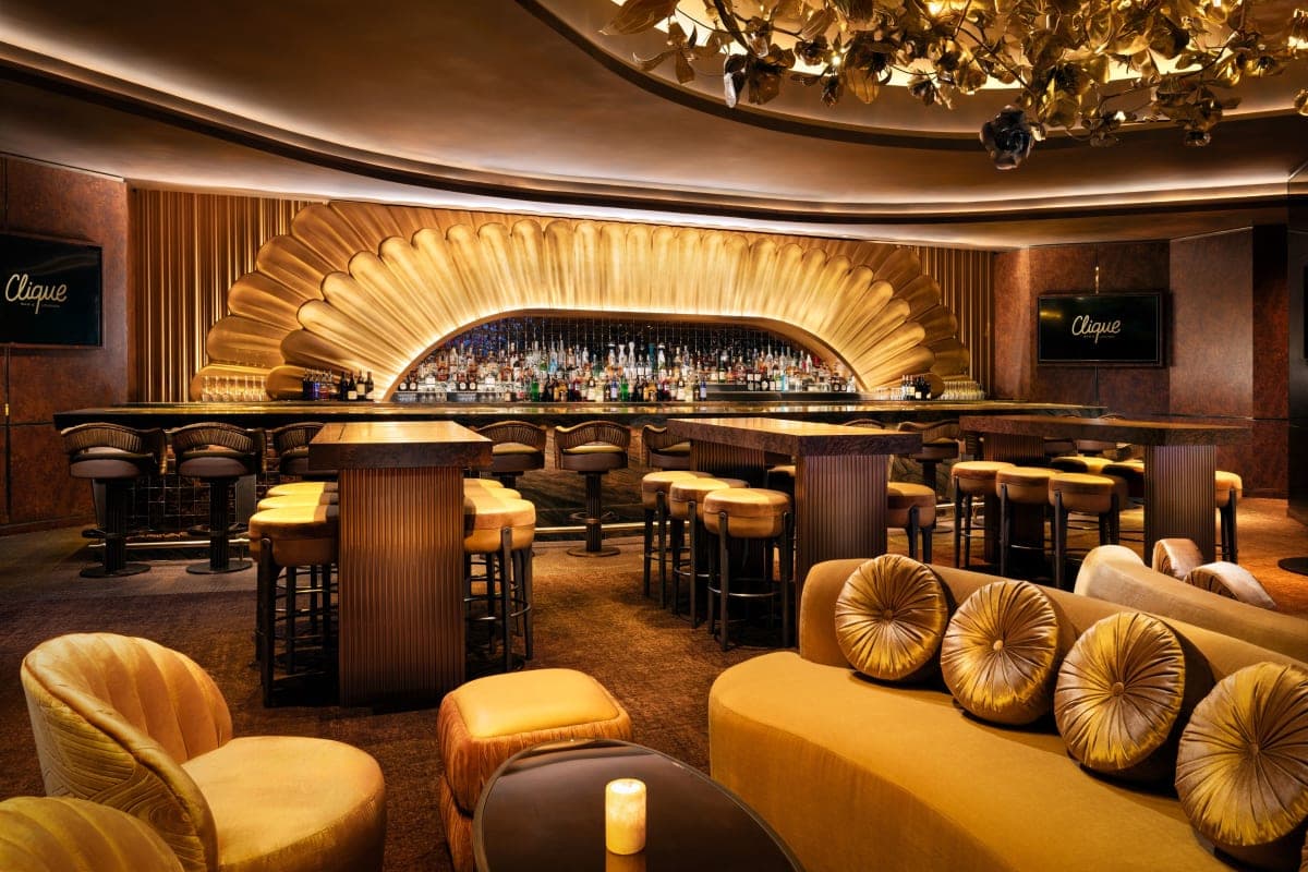 Clique Bar and Lounge