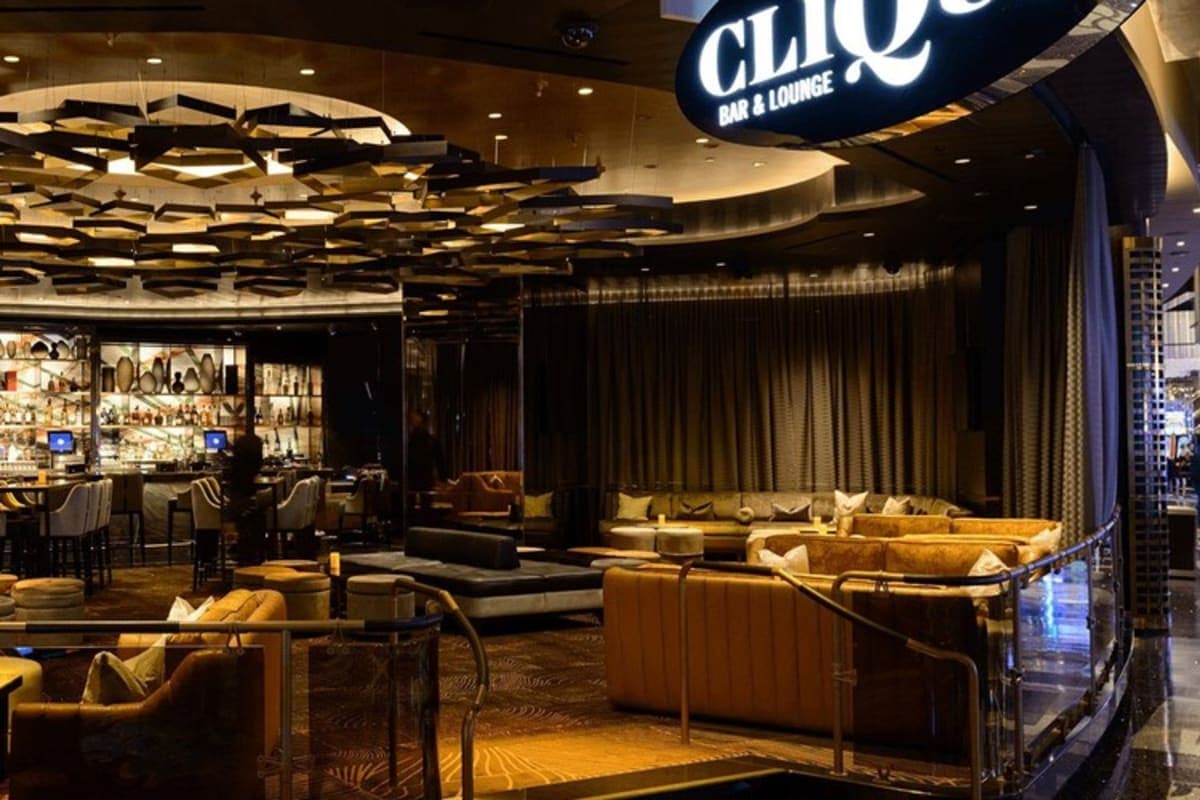 Clique Bar and Lounge
