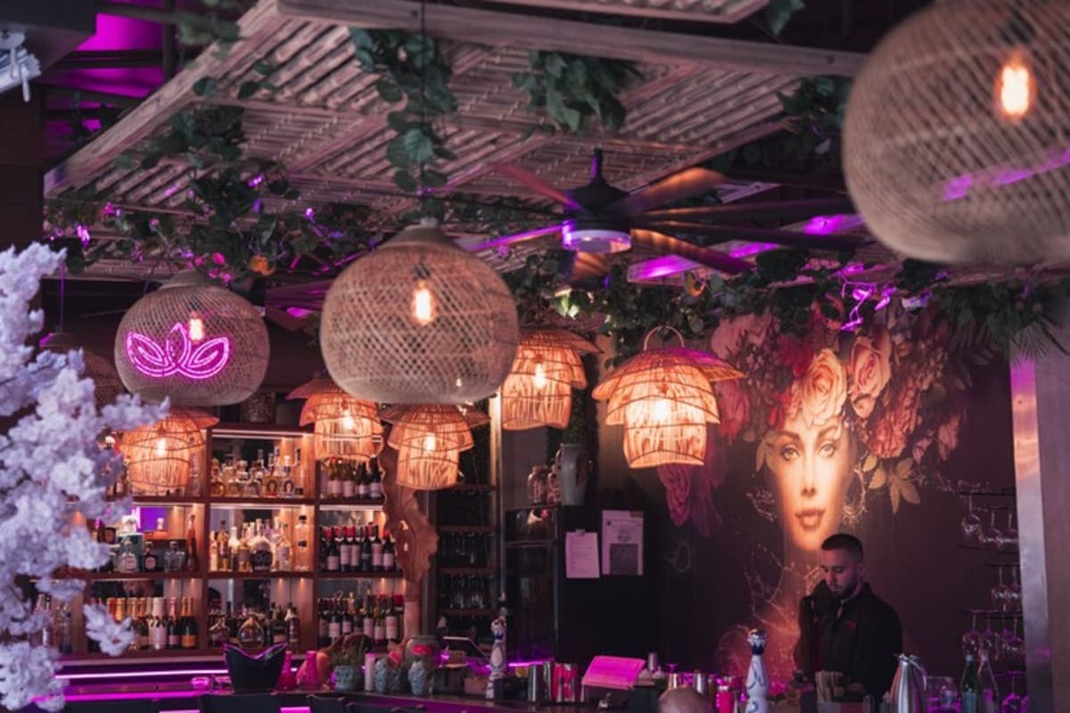 AlmaRosa Brickell Lounge