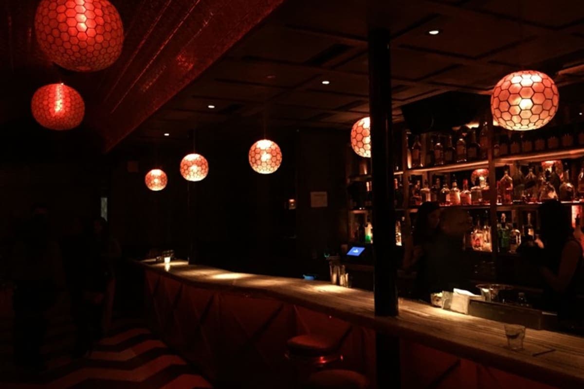 Somwhr Liquor Lounge